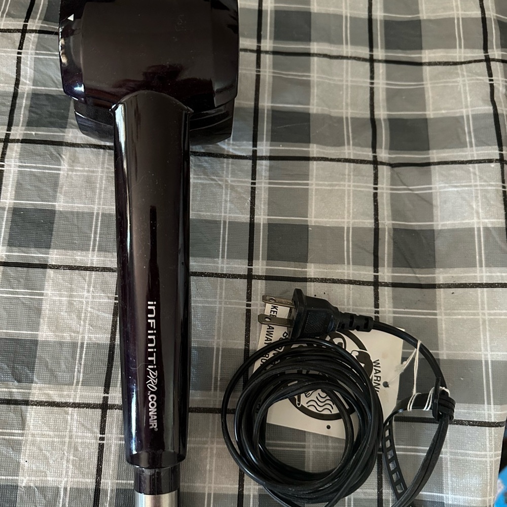 Infiniti Pro Curling Iron - Black